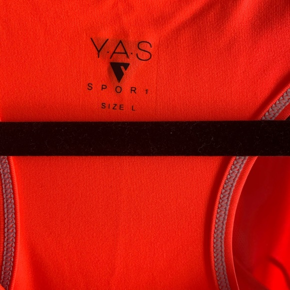 Dry fit workout tank - Picture 3 of 3